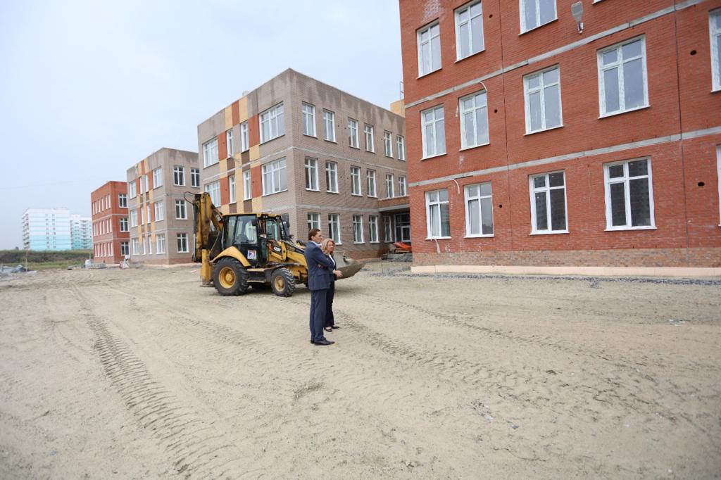 Фото Виктор Игнaтов взял под контроль строительство детского сада в Кировском районе 2